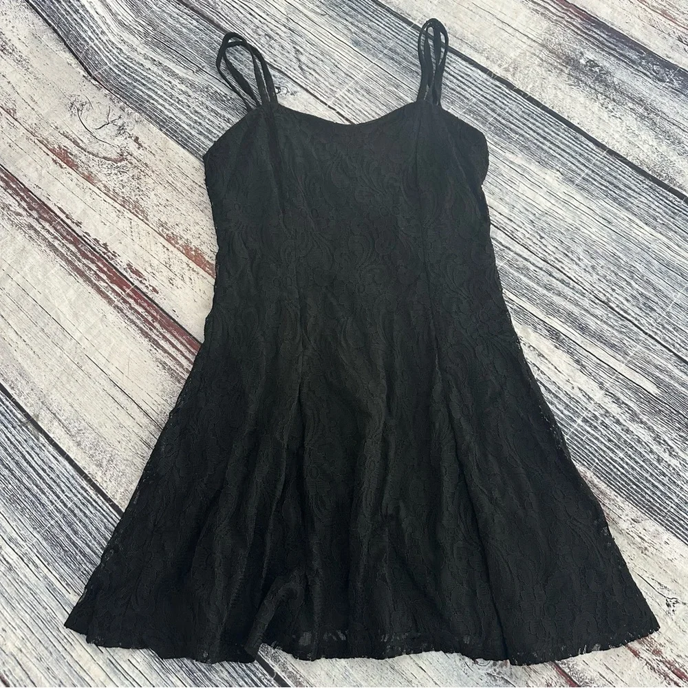 Vintage 90’s “All That Jazz” Lace Mini Dress